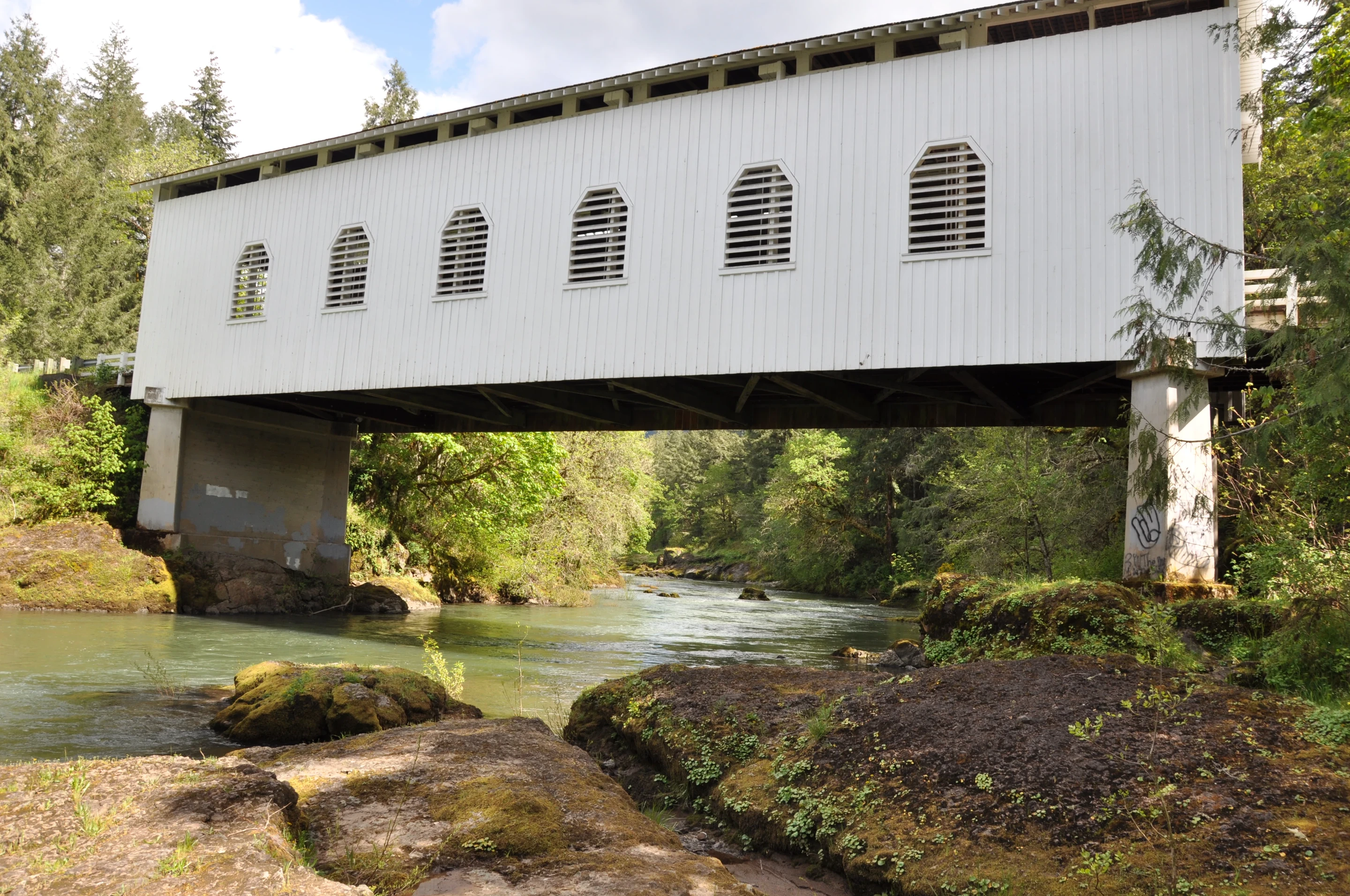 Dorena Bridge — portal entrance