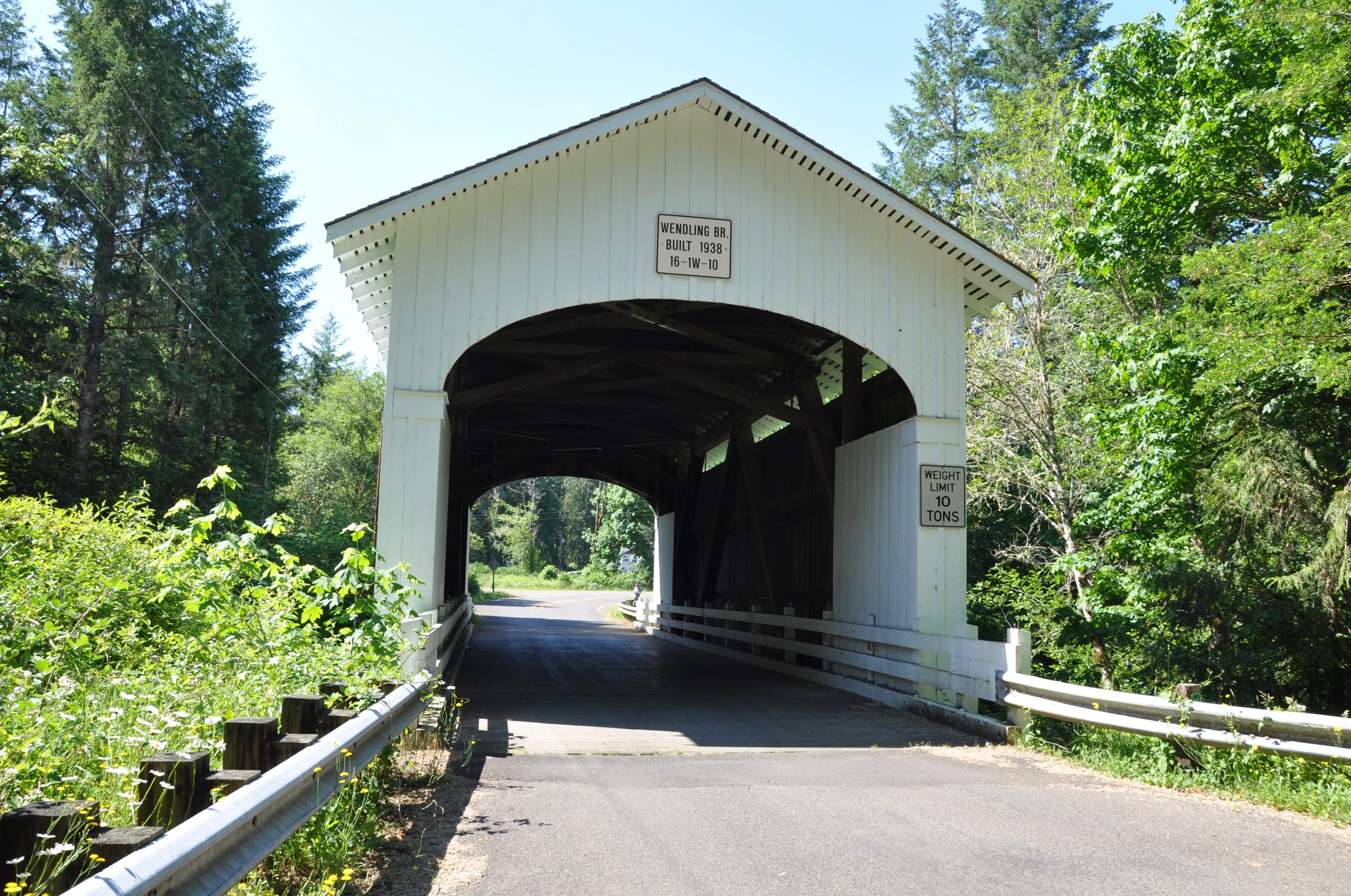 Wendling Bridge — portal entrance