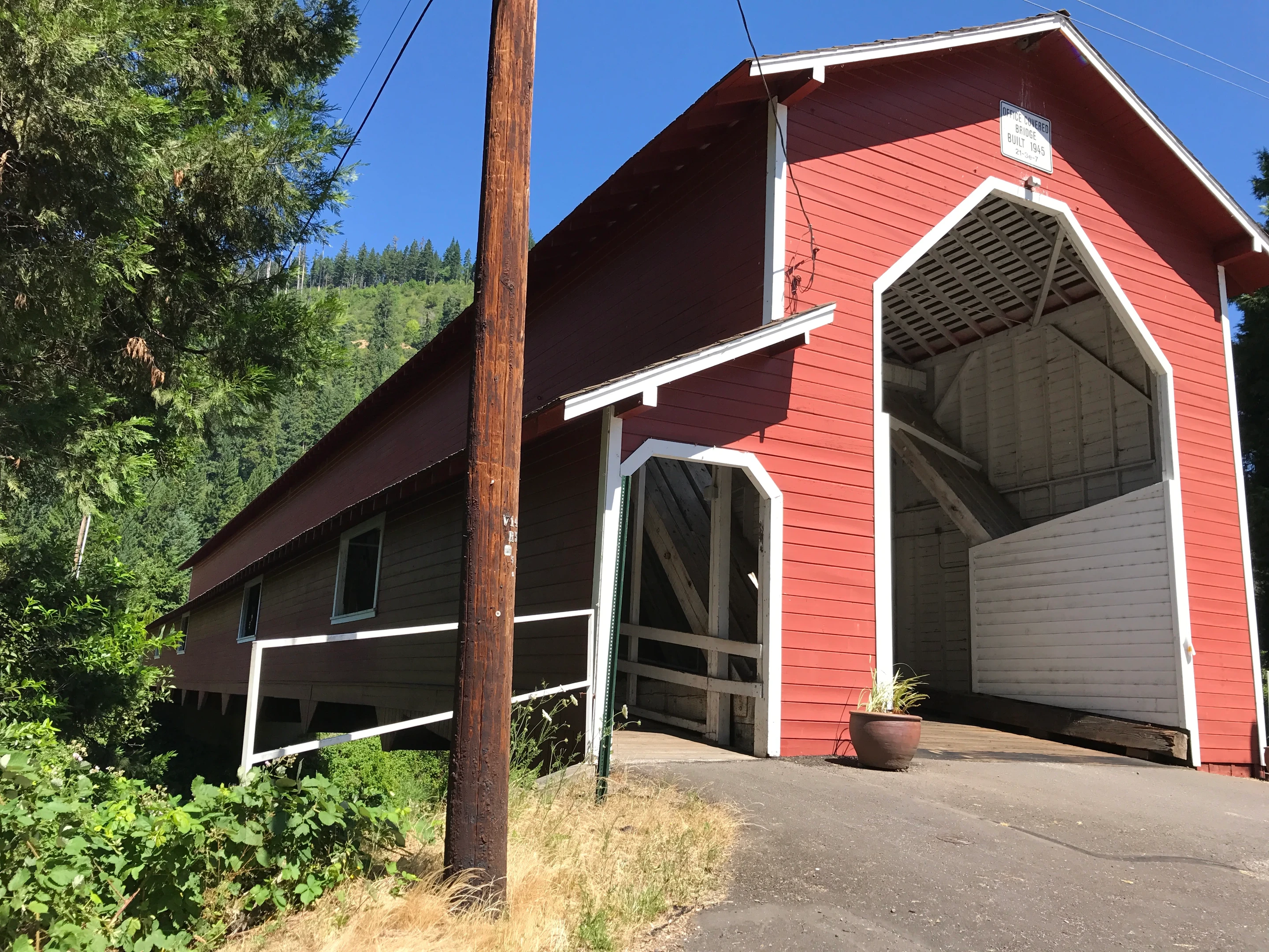 Office Bridge — three-quarter view