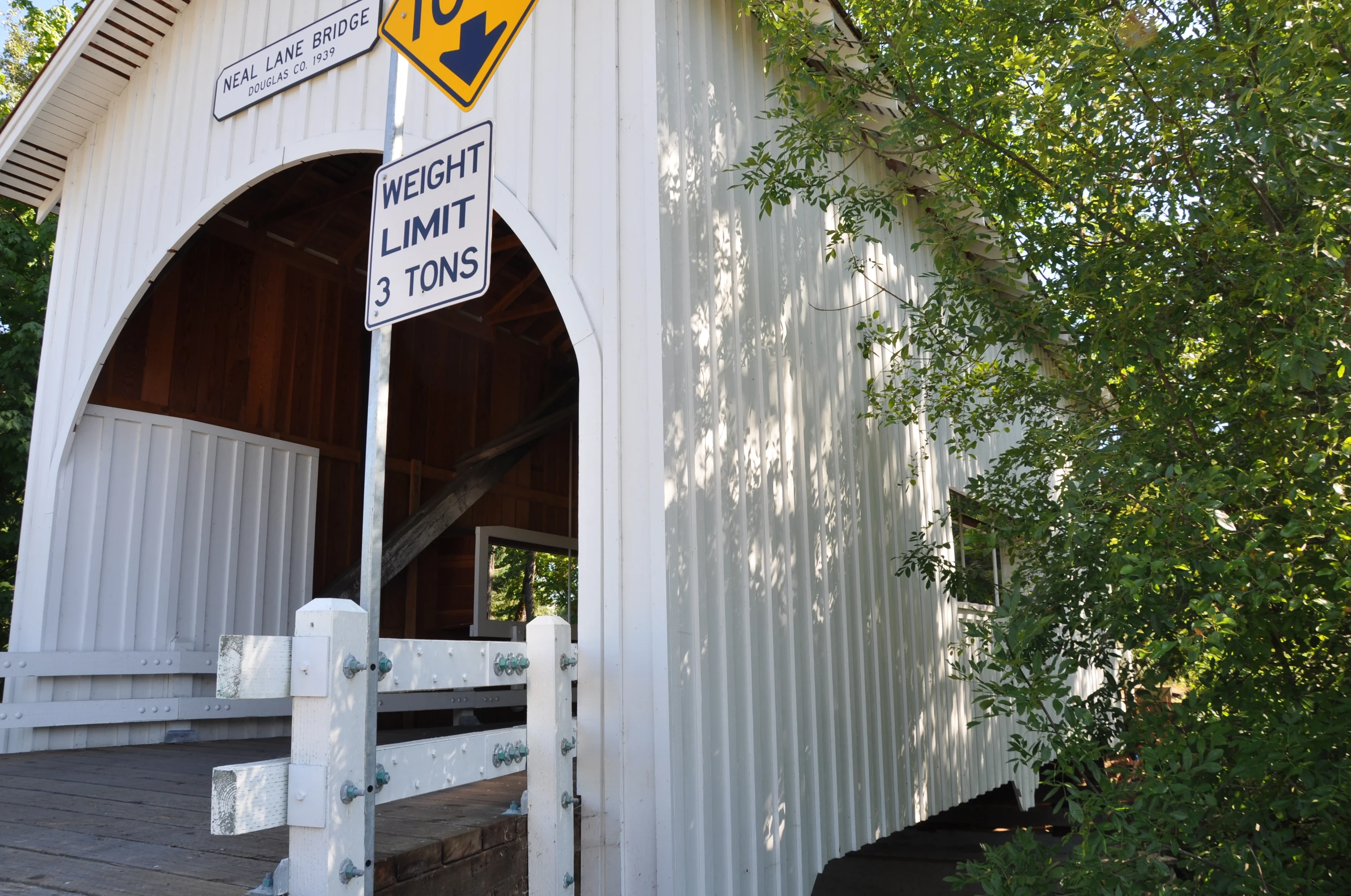 Neal Lane Bridge — portal entrance
