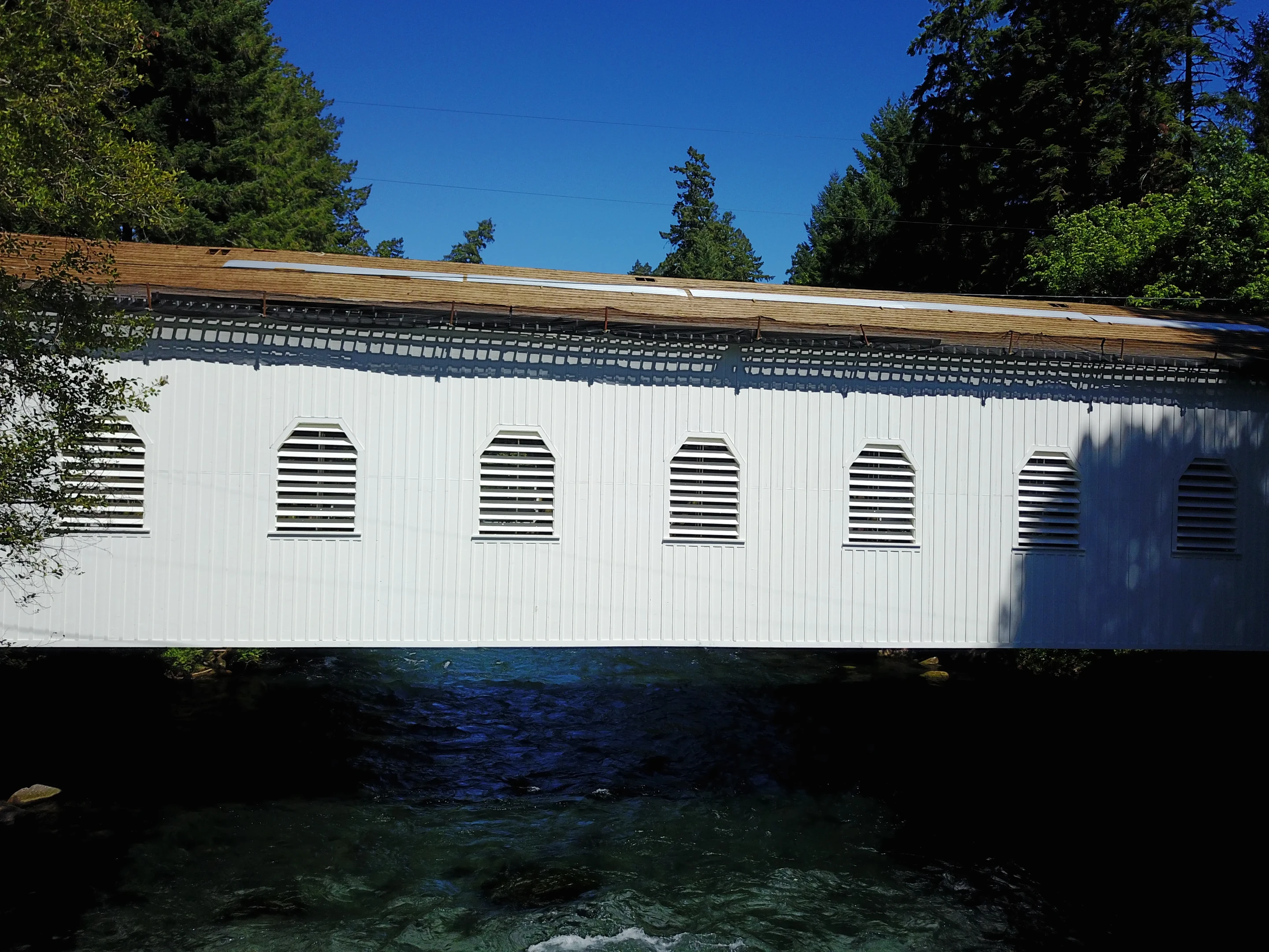 Belknap Bridge — aerial approach